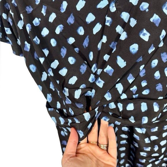 Amour Vert Fantasia Washable Silk Twisted Wide Leg Jumpsuit in Squared Up - Picture 7 of 11